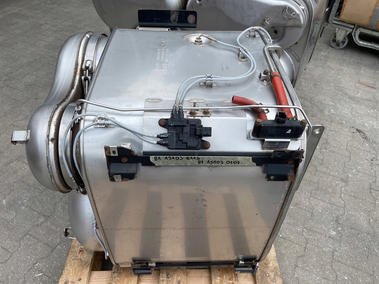 KATALIZATOR MAN TGX TGS EURO 6 DPF TŁUMIK WYDECH 81151036115 - Výfukové potrubie pre Nákladné auto: obrázok 2 KATALIZATOR MAN TGX TGS EURO 6 DPF TŁUMIK WYDECH 81151036115 - Výfukové potrubie pre Nákladné auto: obrázok 2