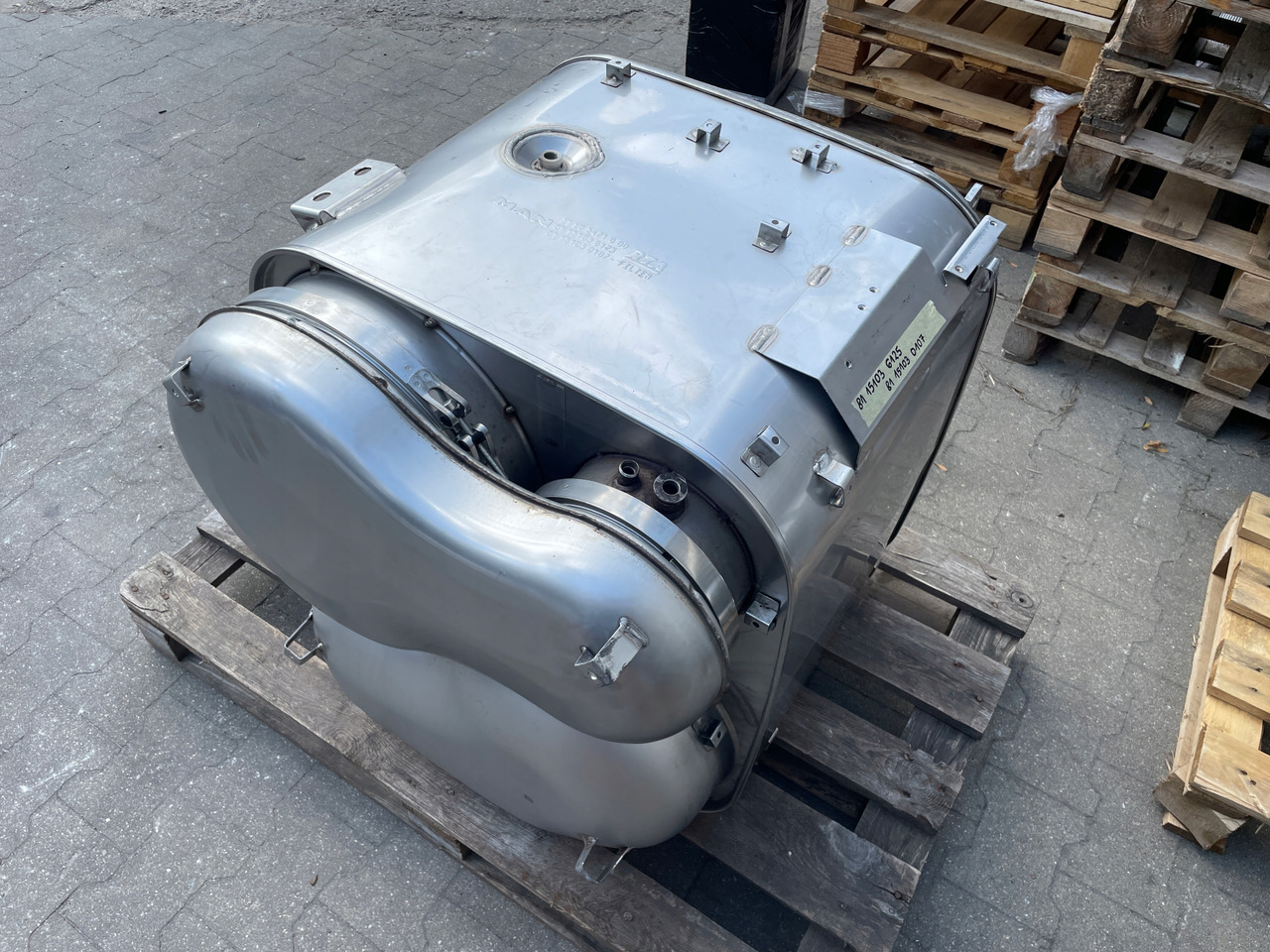 KATALIZATOR MAN TGX TGS EURO 6 DPF TŁUMIK WYDECH 81151036125 - Katalyzátor: obrázok 3 KATALIZATOR MAN TGX TGS EURO 6 DPF TŁUMIK WYDECH 81151036125 - Katalyzátor: obrázok 3