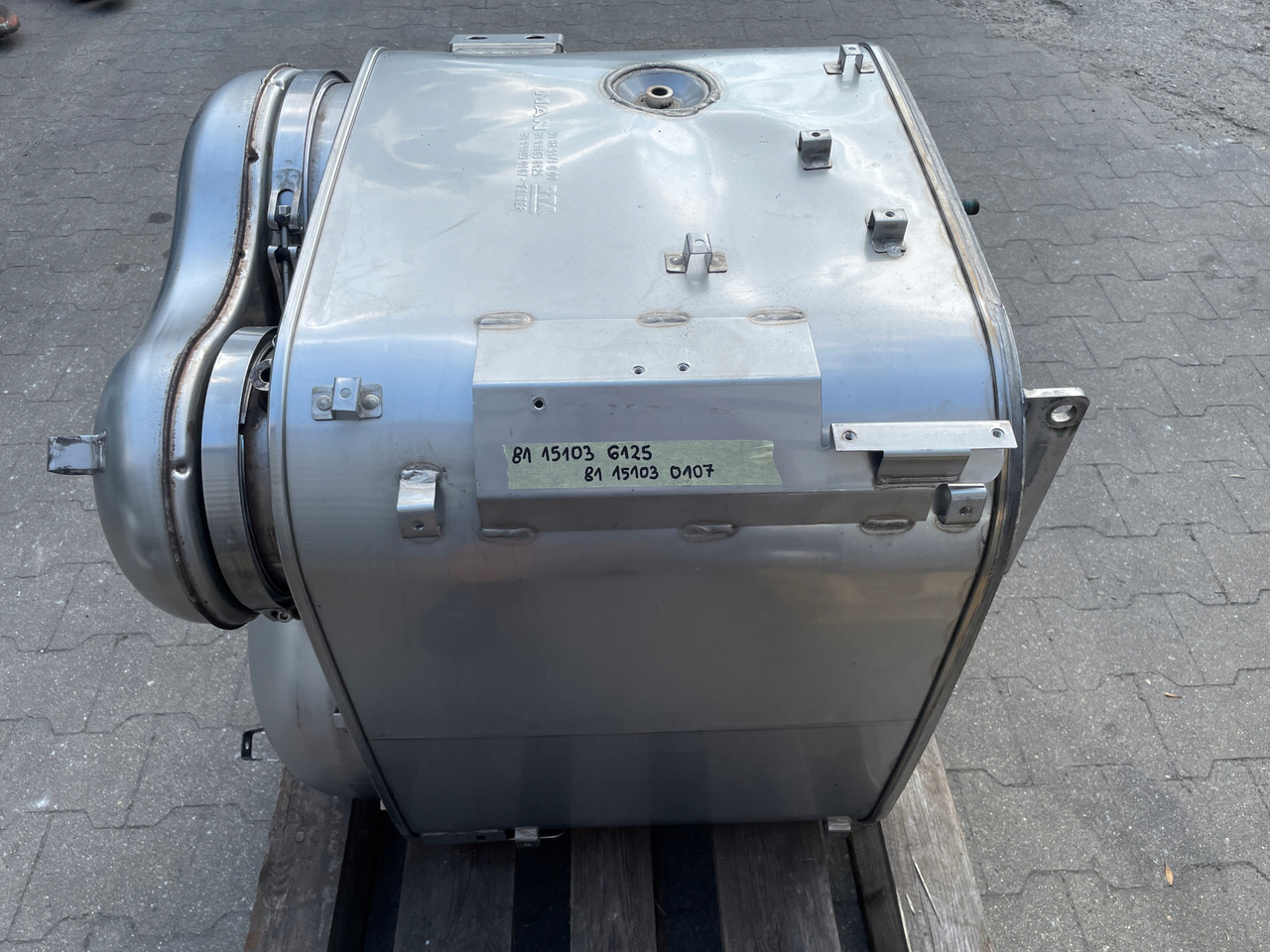 KATALIZATOR MAN TGX TGS EURO 6 DPF TŁUMIK WYDECH 81151036125 - Katalyzátor: obrázok 2 KATALIZATOR MAN TGX TGS EURO 6 DPF TŁUMIK WYDECH 81151036125 - Katalyzátor: obrázok 2