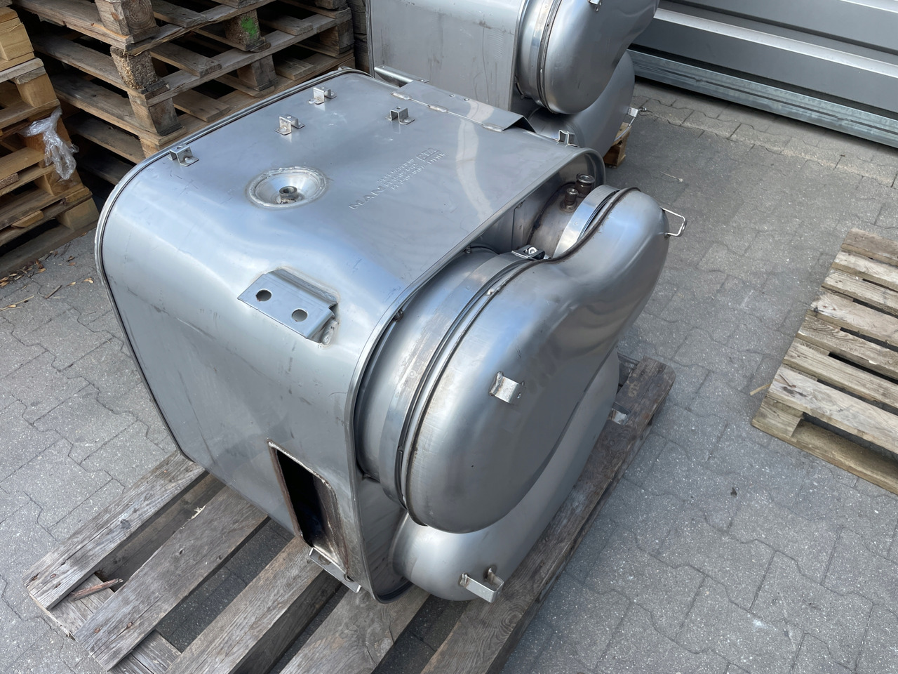 KATALIZATOR MAN TGX TGS EURO 6 DPF TŁUMIK WYDECH 81151036125 - Katalyzátor: obrázok 1 KATALIZATOR MAN TGX TGS EURO 6 DPF TŁUMIK WYDECH 81151036125 - Katalyzátor: obrázok 1