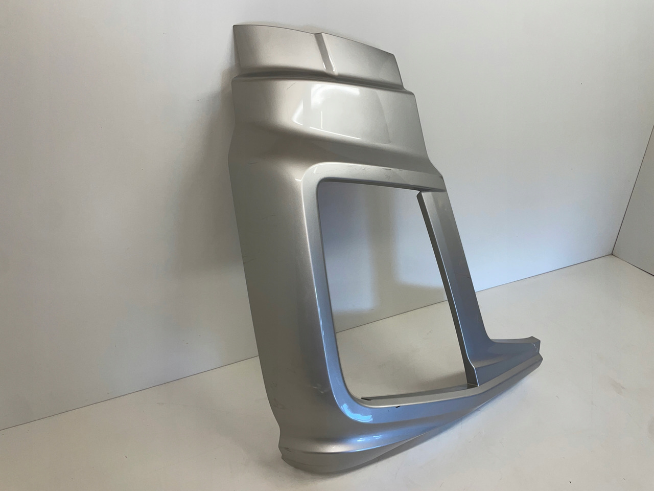 PRAWA OSŁONA OKULAR ZDERZAK FORD F-MAX JC46-17E950-A - Nárazník pre Nákladné auto: obrázok 2 PRAWA OSŁONA OKULAR ZDERZAK FORD F-MAX JC46-17E950-A - Nárazník pre Nákladné auto: obrázok 2