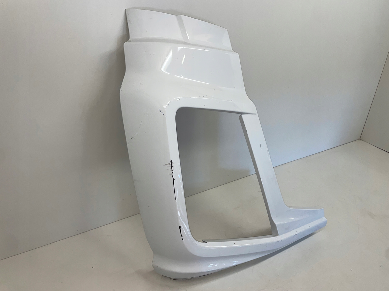 PRAWA OSŁONA OKULAR ZDERZAK FORD F-MAX JC46-17E950-A - Nárazník pre Nákladné auto: obrázok 2 PRAWA OSŁONA OKULAR ZDERZAK FORD F-MAX JC46-17E950-A - Nárazník pre Nákladné auto: obrázok 2