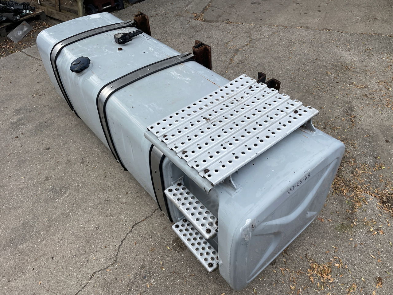 ZBIORNIK PALIWA 780 L MAN TGA TGX TGS 81122015670 - Palivová nádrž pre Nákladné auto: obrázok 3 ZBIORNIK PALIWA 780 L MAN TGA TGX TGS 81122015670 - Palivová nádrž pre Nákladné auto: obrázok 3