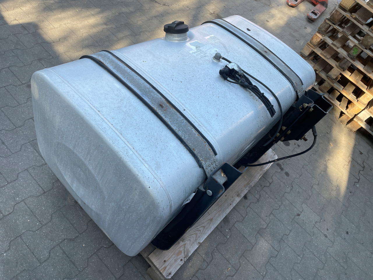 ZBIORNIK PALIWA MAN TGA TGX TGS 480 L LOW DECK 81122015841 - Palivová nádrž pre Nákladné auto: obrázok 4 ZBIORNIK PALIWA MAN TGA TGX TGS 480 L LOW DECK 81122015841 - Palivová nádrž pre Nákladné auto: obrázok 4