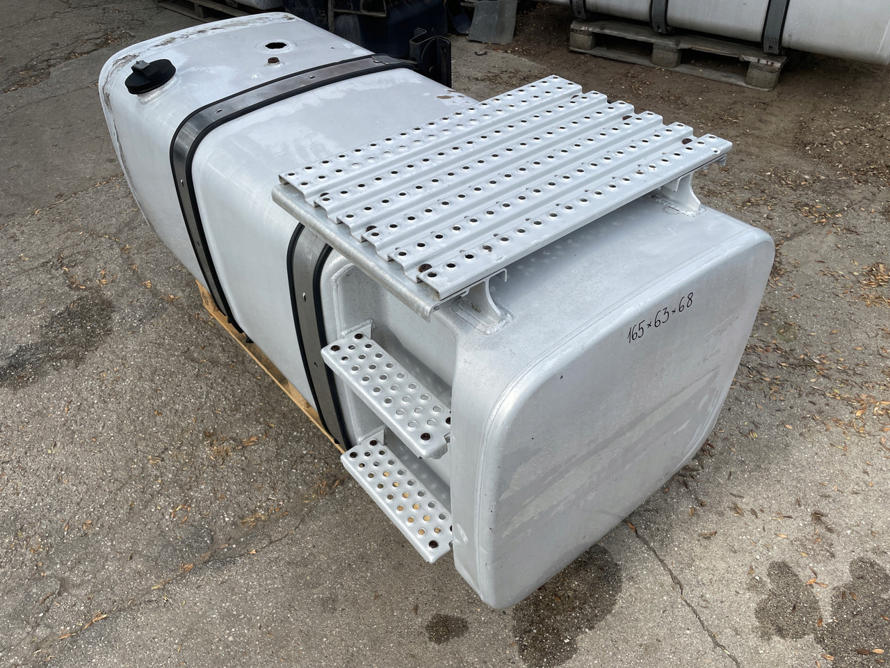 ZBIORNIK PALIWA MAN TGX TGS TGA 590 L 81122015663 - Palivová nádrž pre Nákladné auto: obrázok 3 ZBIORNIK PALIWA MAN TGX TGS TGA 590 L 81122015663 - Palivová nádrž pre Nákladné auto: obrázok 3