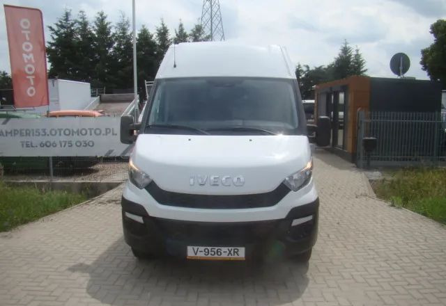 Iveco DAILY 35 C 15 MAXI BLIŹNIAKI 3.5T - Furgon: obrázok 3 Iveco DAILY 35 C 15 MAXI BLIŹNIAKI 3.5T - Furgon: obrázok 3