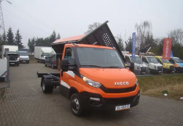 Iveco DAILY 35 C 3-STONNA WYWROTKA - Dodávka sklápač: obrázok 3 Iveco DAILY 35 C 3-STONNA WYWROTKA - Dodávka sklápač: obrázok 3