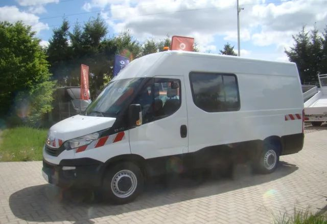 Iveco DAILY 35 S 16 REJESTRACJA NA 6-OSÓB SUPER NA KAMPERA - Furgon: obrázok 2 Iveco DAILY 35 S 16 REJESTRACJA NA 6-OSÓB SUPER NA KAMPERA - Furgon: obrázok 2