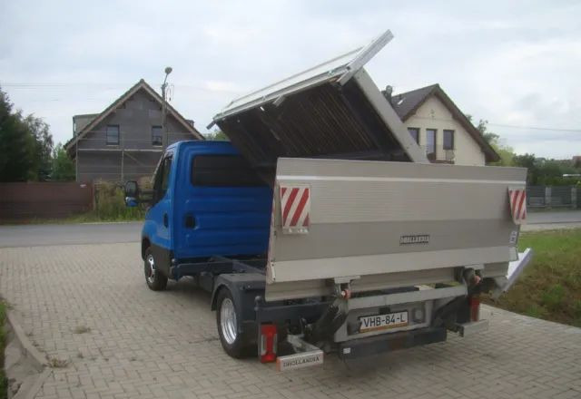 Iveco DAILY 50 C 17 3.0TDI WYWROTKA WINDA MECHANICZNA PRZYSTAWKA DO HYDRAULIKI - Dodávka sklápač: obrázok 5 Iveco DAILY 50 C 17 3.0TDI WYWROTKA WINDA MECHANICZNA PRZYSTAWKA DO HYDRAULIKI - Dodávka sklápač: obrázok 5