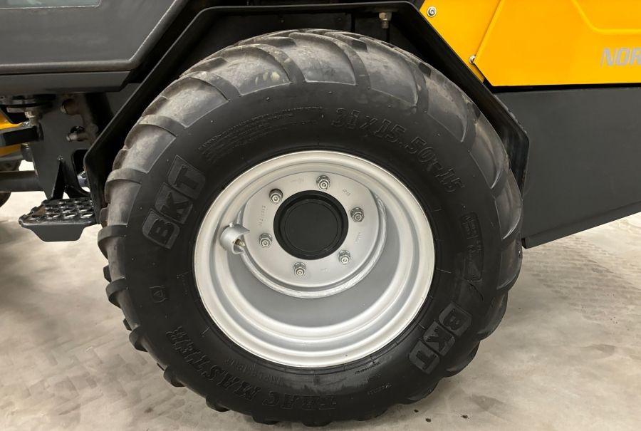 Schäffer 2430 HD - Pásový šmykom riadený nakladač: obrázok 4 Schäffer 2430 HD - Pásový šmykom riadený nakladač: obrázok 4