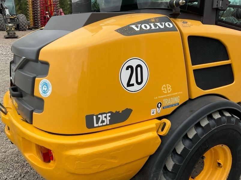 Volvo L 25 - Kolesový nakladač: obrázok 2 Volvo L 25 - Kolesový nakladač: obrázok 2