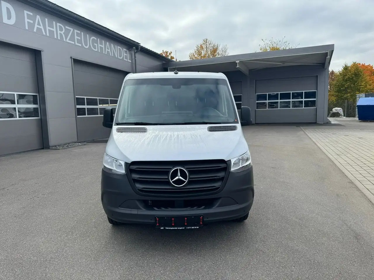 Mercedes-Benz Sprinter 317 CDI Flach Lang Silber Klima MBUX - Furgon: obrázok 2 Mercedes-Benz Sprinter 317 CDI Flach Lang Silber Klima MBUX - Furgon: obrázok 2