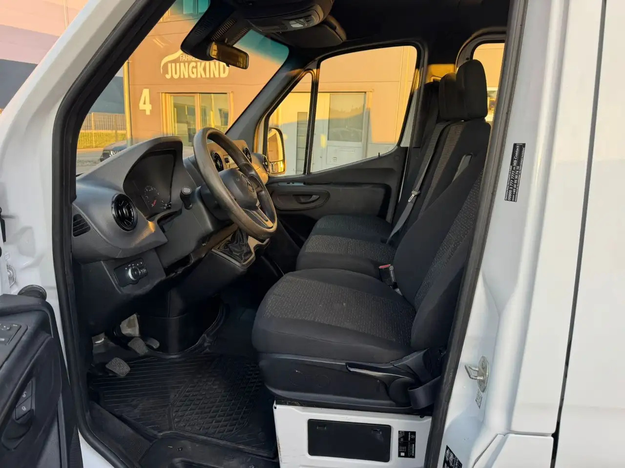 Mercedes-Benz Sprinter 317 CDI Lang DoKa Pritsche AHK 3,5t - Dodávka valník, Dodávkа s dvojitou kabínou: obrázok 3 Mercedes-Benz Sprinter 317 CDI Lang DoKa Pritsche AHK 3,5t - Dodávka valník, Dodávkа s dvojitou kabínou: obrázok 3