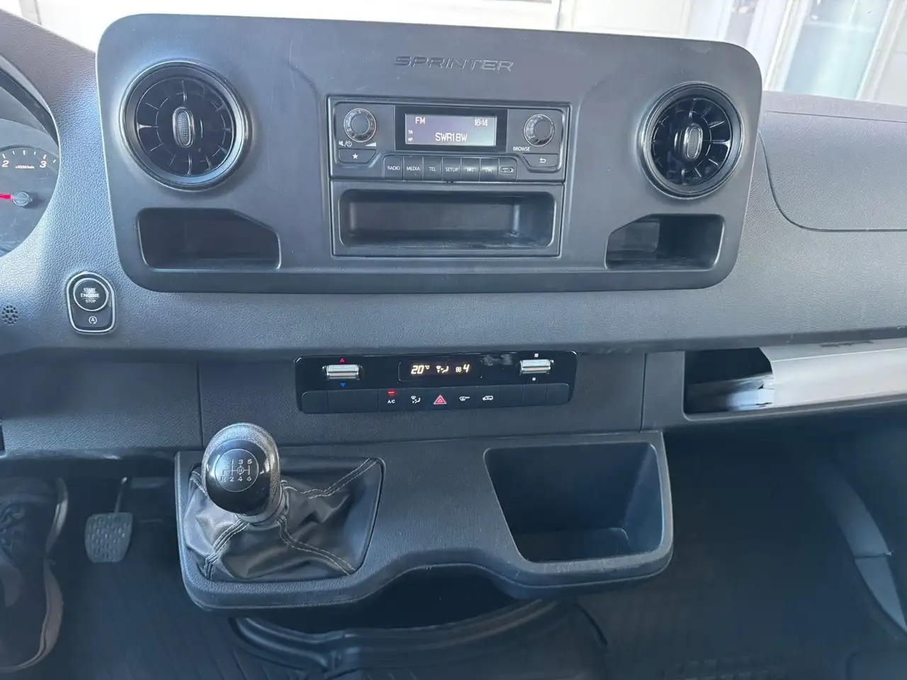 Mercedes-Benz Sprinter 317 CDI Lang DoKa Pritsche AHK 3,5t - Dodávka valník, Dodávkа s dvojitou kabínou: obrázok 5 Mercedes-Benz Sprinter 317 CDI Lang DoKa Pritsche AHK 3,5t - Dodávka valník, Dodávkа s dvojitou kabínou: obrázok 5