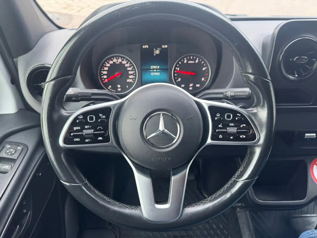 Mercedes-Benz Sprinter 317 CDI Maxi Lang LED MBUX Klima - Furgon: obrázok 5 Mercedes-Benz Sprinter 317 CDI Maxi Lang LED MBUX Klima - Furgon: obrázok 5