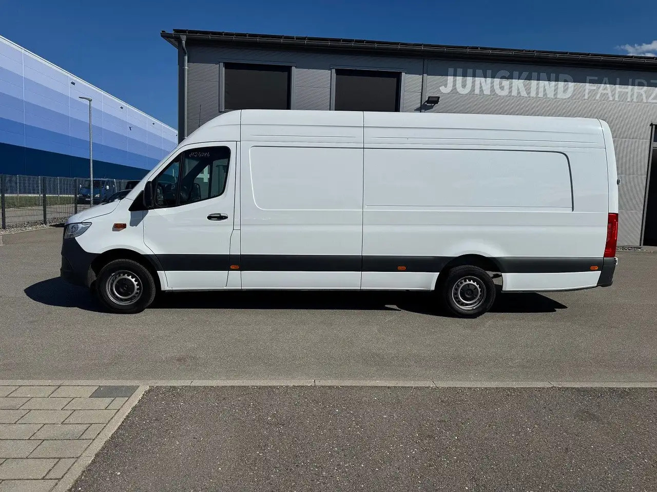 Mercedes-Benz Sprinter 317 CDI Maxi Lang XXL Extralang MBUX - Furgon: obrázok 3 Mercedes-Benz Sprinter 317 CDI Maxi Lang XXL Extralang MBUX - Furgon: obrázok 3