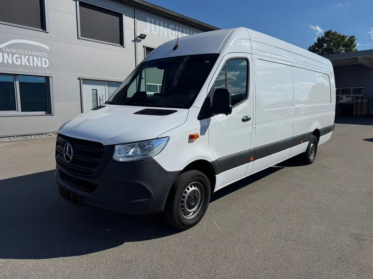 Mercedes-Benz Sprinter 317 CDI Maxi Lang XXL Extralang MBUX - Furgon: obrázok 1 Mercedes-Benz Sprinter 317 CDI Maxi Lang XXL Extralang MBUX - Furgon: obrázok 1