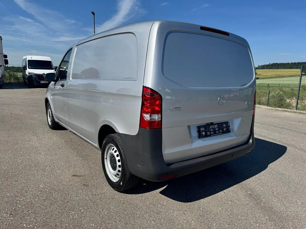 Mercedes-Benz Vito 114 CDI Kompakt Silber Bott - Furgon: obrázok 5 Mercedes-Benz Vito 114 CDI Kompakt Silber Bott - Furgon: obrázok 5