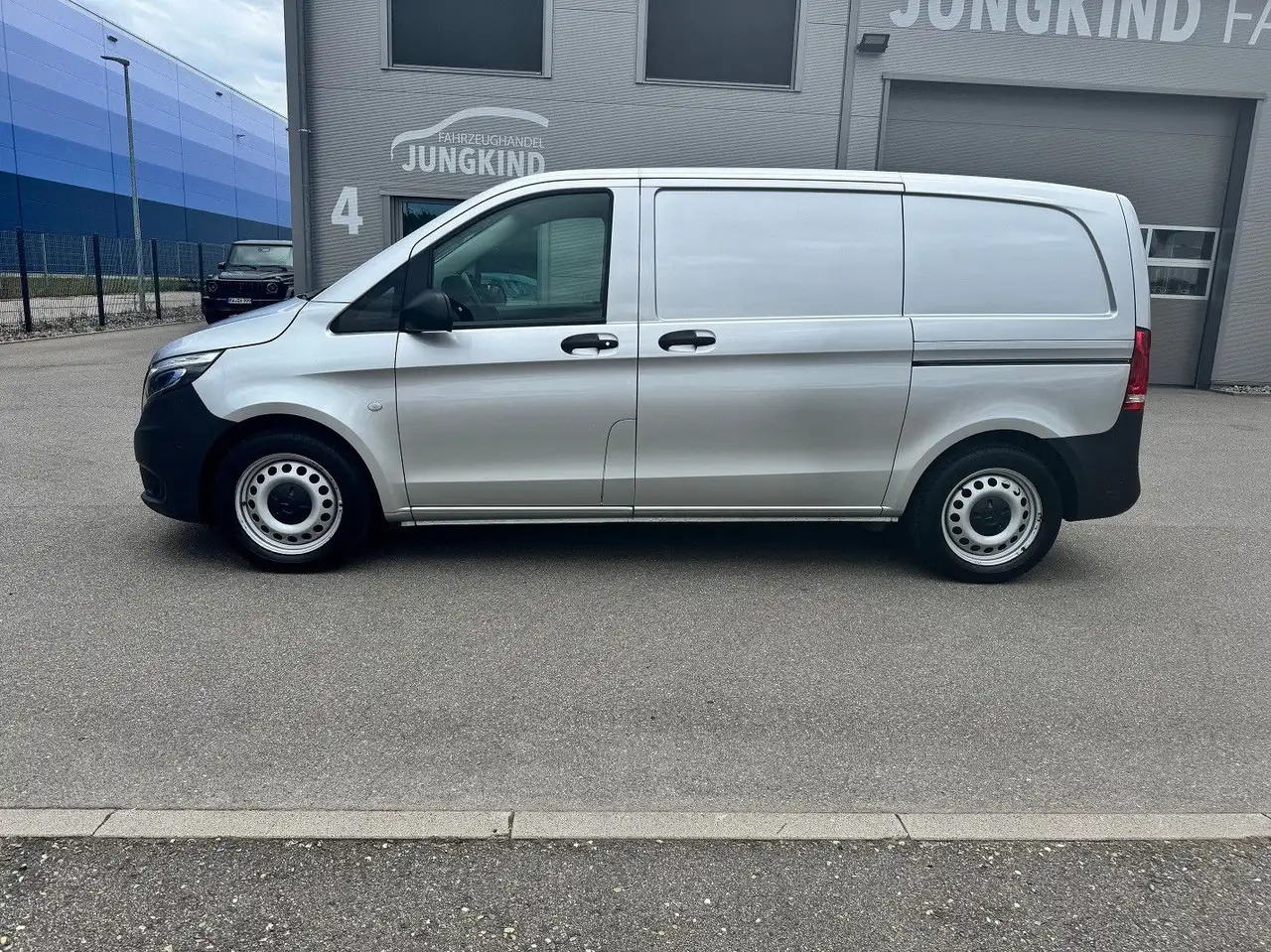 Mercedes-Benz Vito 114 CDI Kompakt Silber Klima Bott - Furgon: obrázok 3 Mercedes-Benz Vito 114 CDI Kompakt Silber Klima Bott - Furgon: obrázok 3