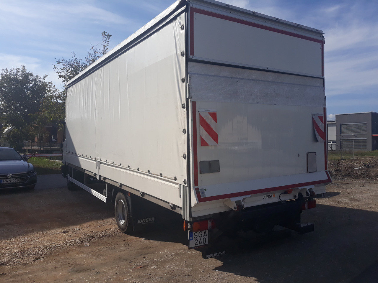 MAN TGL 12.220 Tail Lift Manual - Plachtové nákladné vozidlo: obrázok 3 MAN TGL 12.220 Tail Lift Manual - Plachtové nákladné vozidlo: obrázok 3