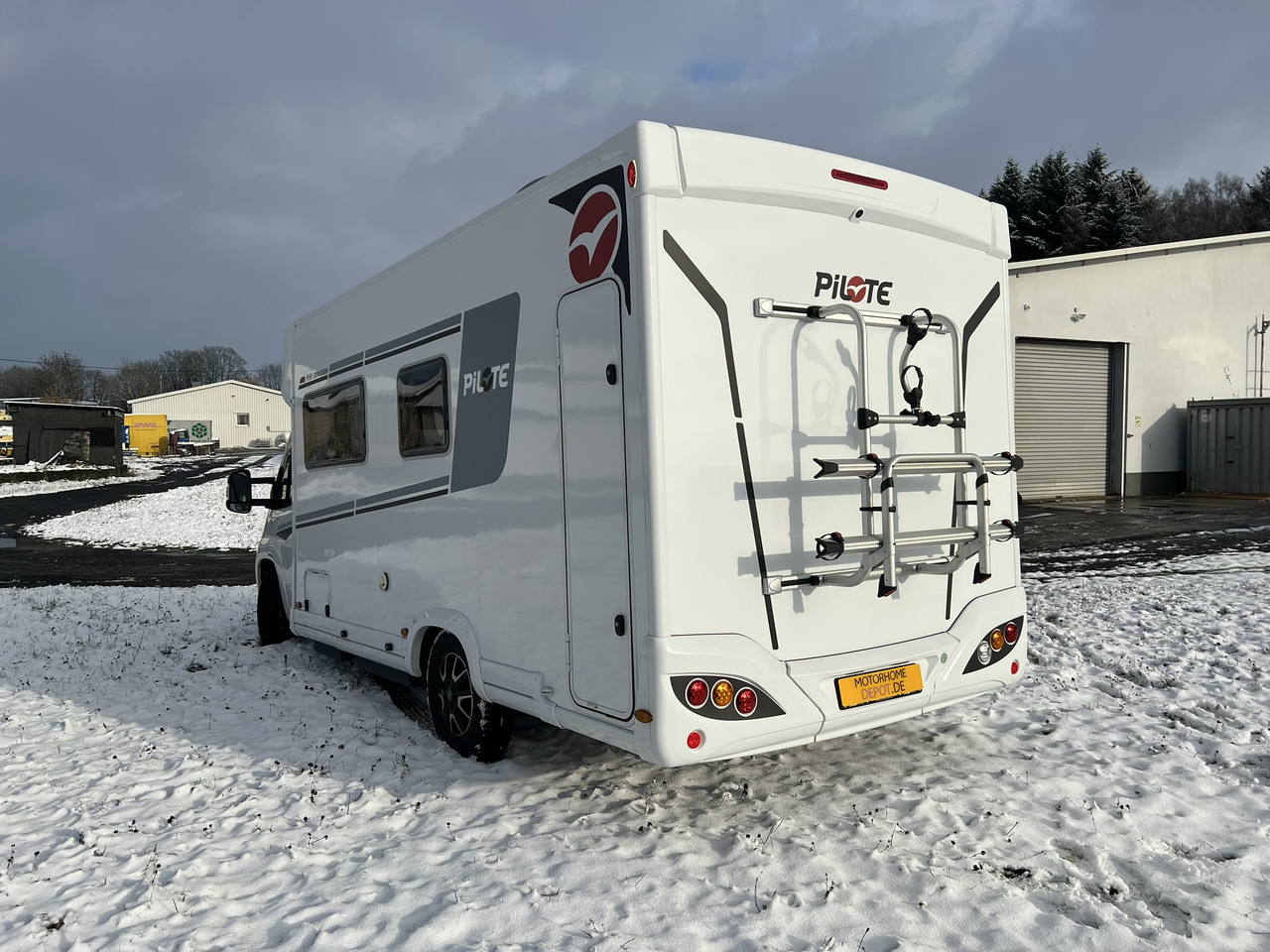 Pilote Pacific P696D Hubbett - Solar - Markise - Polointegrované obytné auto: obrázok 2 Pilote Pacific P696D Hubbett - Solar - Markise - Polointegrované obytné auto: obrázok 2