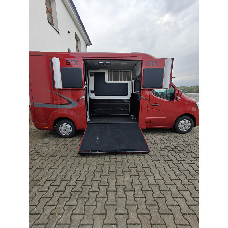 Renault STX Master by Stephex - Nákladné auto na prepravu koní: obrázok 4 Renault STX Master by Stephex - Nákladné auto na prepravu koní: obrázok 4
