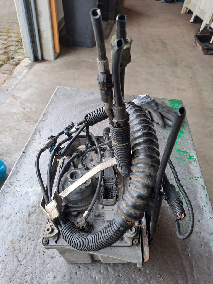 MAN TGX 26.440 Baujahr 2010 AdBlue Steuerung Bosch Denoxtronik - Nádrž na AdBlue pre Nákladné auto: obrázok 2 MAN TGX 26.440 Baujahr 2010 AdBlue Steuerung Bosch Denoxtronik - Nádrž na AdBlue pre Nákladné auto: obrázok 2