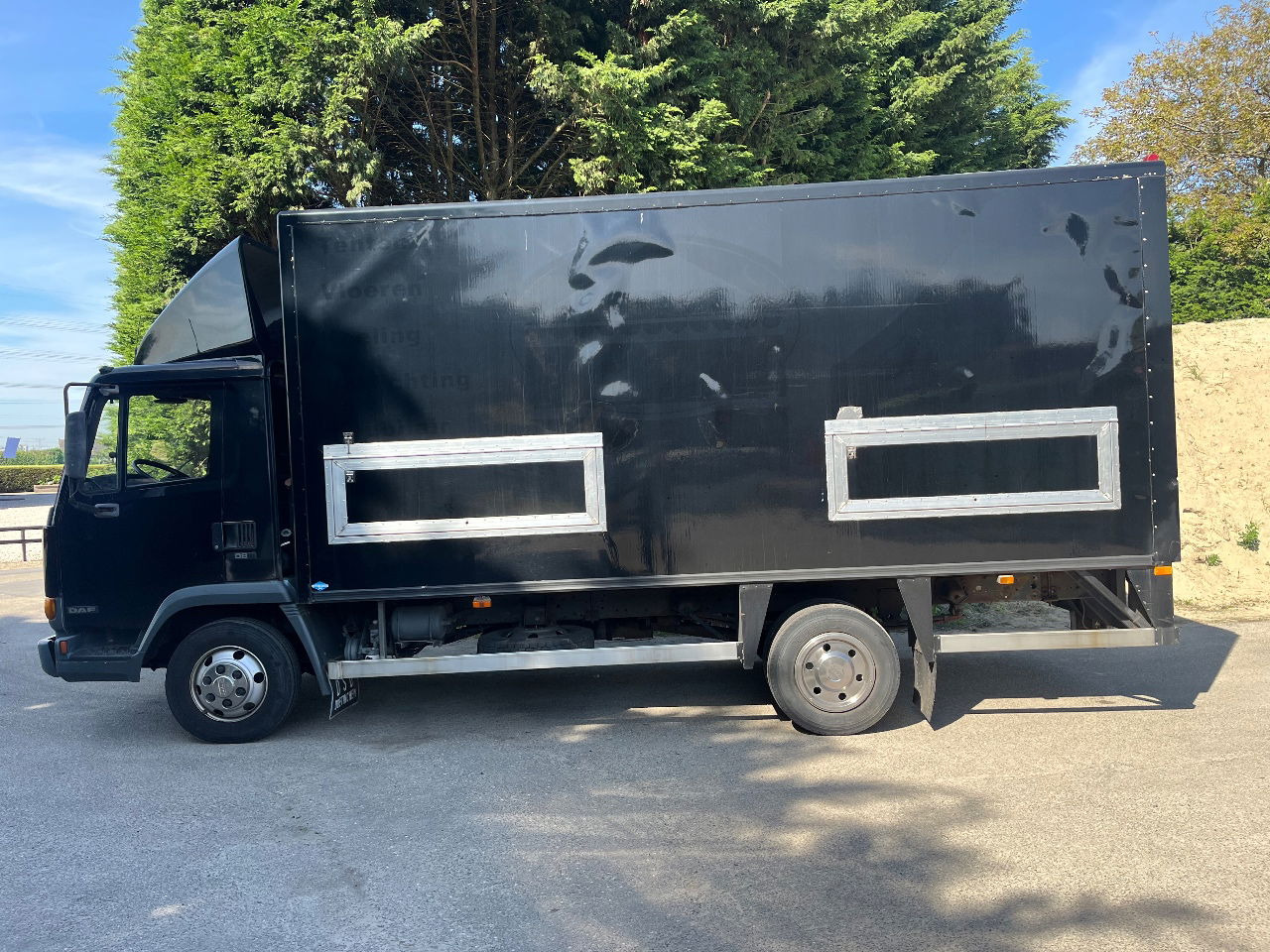 DAF 45 - Skříňový nákladní auto: obrázok 2 DAF 45 - Skříňový nákladní auto: obrázok 2