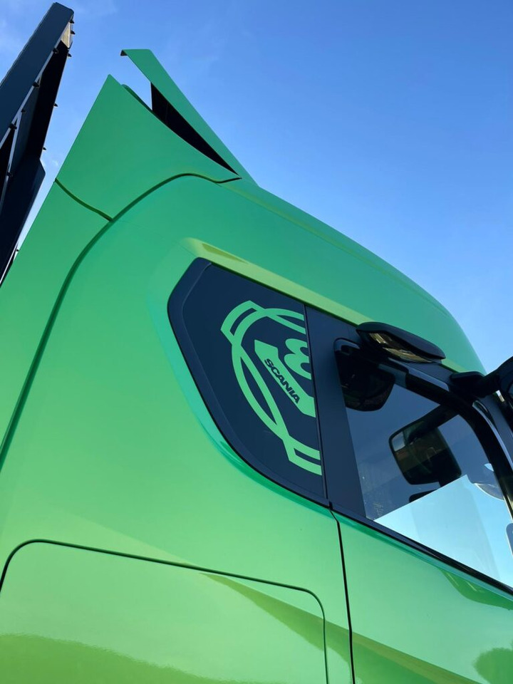 SCANIA 650 „BANDZIOR” - Nákladné vozidlo na prepravu dreva, Auto s hydraulickou rukou: obrázok 4 SCANIA 650 „BANDZIOR” - Nákladné vozidlo na prepravu dreva, Auto s hydraulickou rukou: obrázok 4