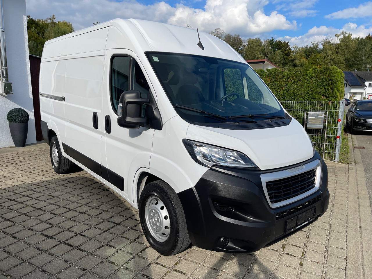 Peugeot Boxer Kasten L2H2 AppleCarplay/Klima/Kamera - Furgon: obrázok 2 Peugeot Boxer Kasten L2H2 AppleCarplay/Klima/Kamera - Furgon: obrázok 2