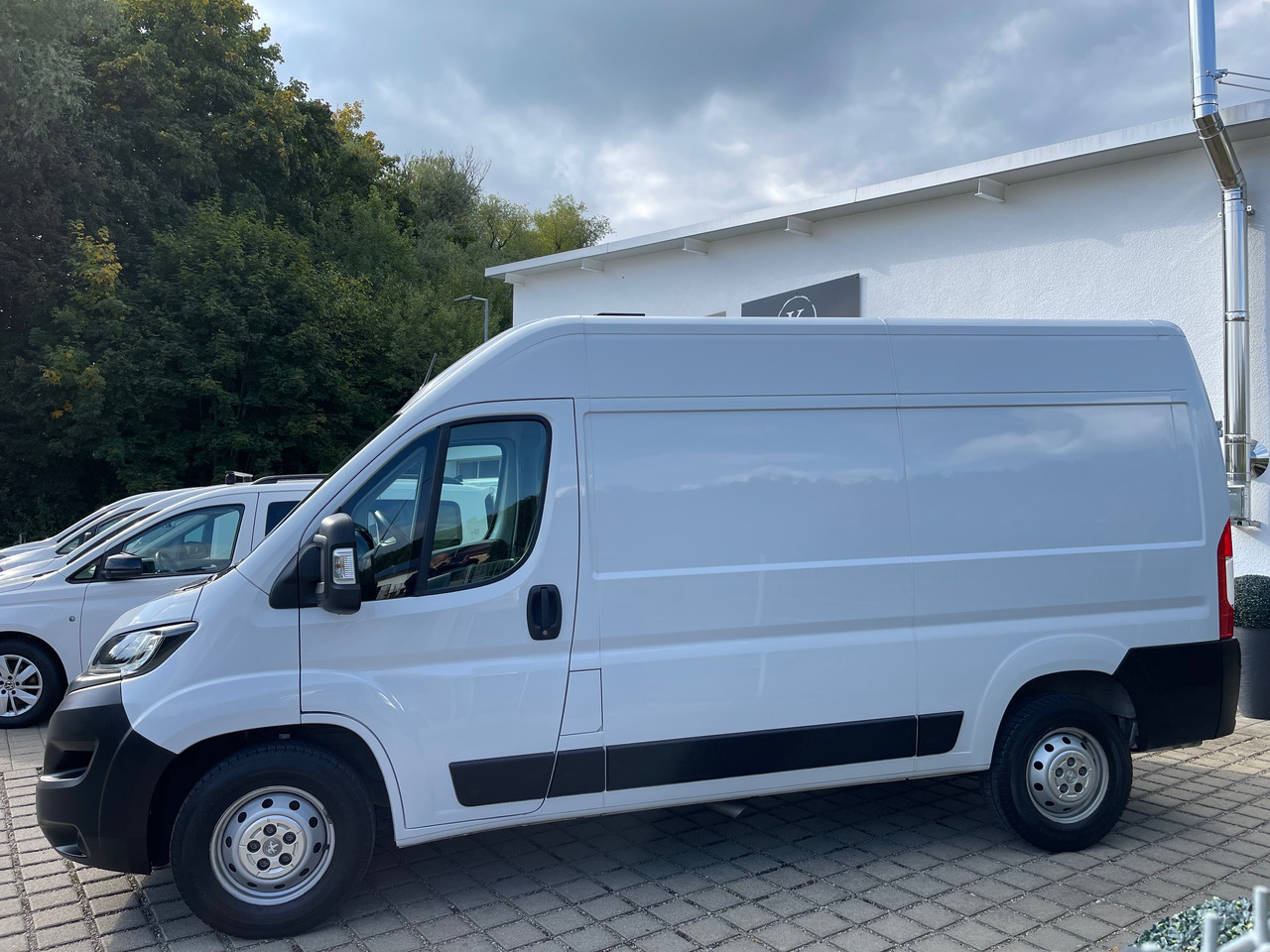Peugeot Boxer Kasten L2H2 AppleCarplay/Klima/Kamera - Furgon: obrázok 3 Peugeot Boxer Kasten L2H2 AppleCarplay/Klima/Kamera - Furgon: obrázok 3