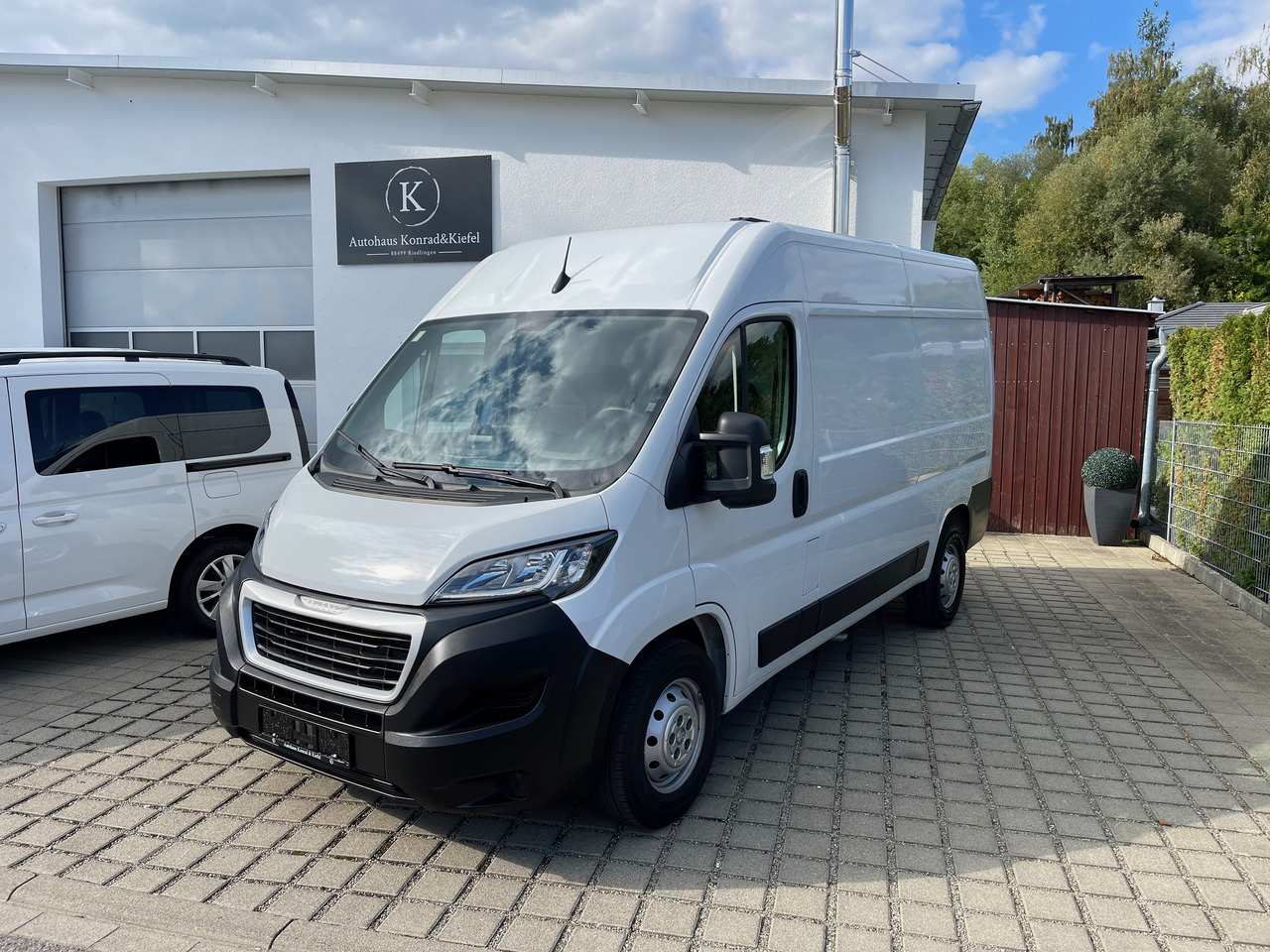 Peugeot Boxer Kasten L2H2 AppleCarplay/Klima/Kamera - Furgon: obrázok 1 Peugeot Boxer Kasten L2H2 AppleCarplay/Klima/Kamera - Furgon: obrázok 1