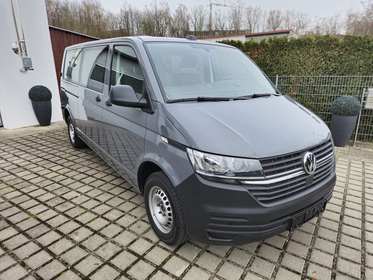 VOLKSWAGEN T6.1 Transporter Kombi LR/Navi/AppCon./6-Sitzer - Mikrobus: obrázok 2 VOLKSWAGEN T6.1 Transporter Kombi LR/Navi/AppCon./6-Sitzer - Mikrobus: obrázok 2