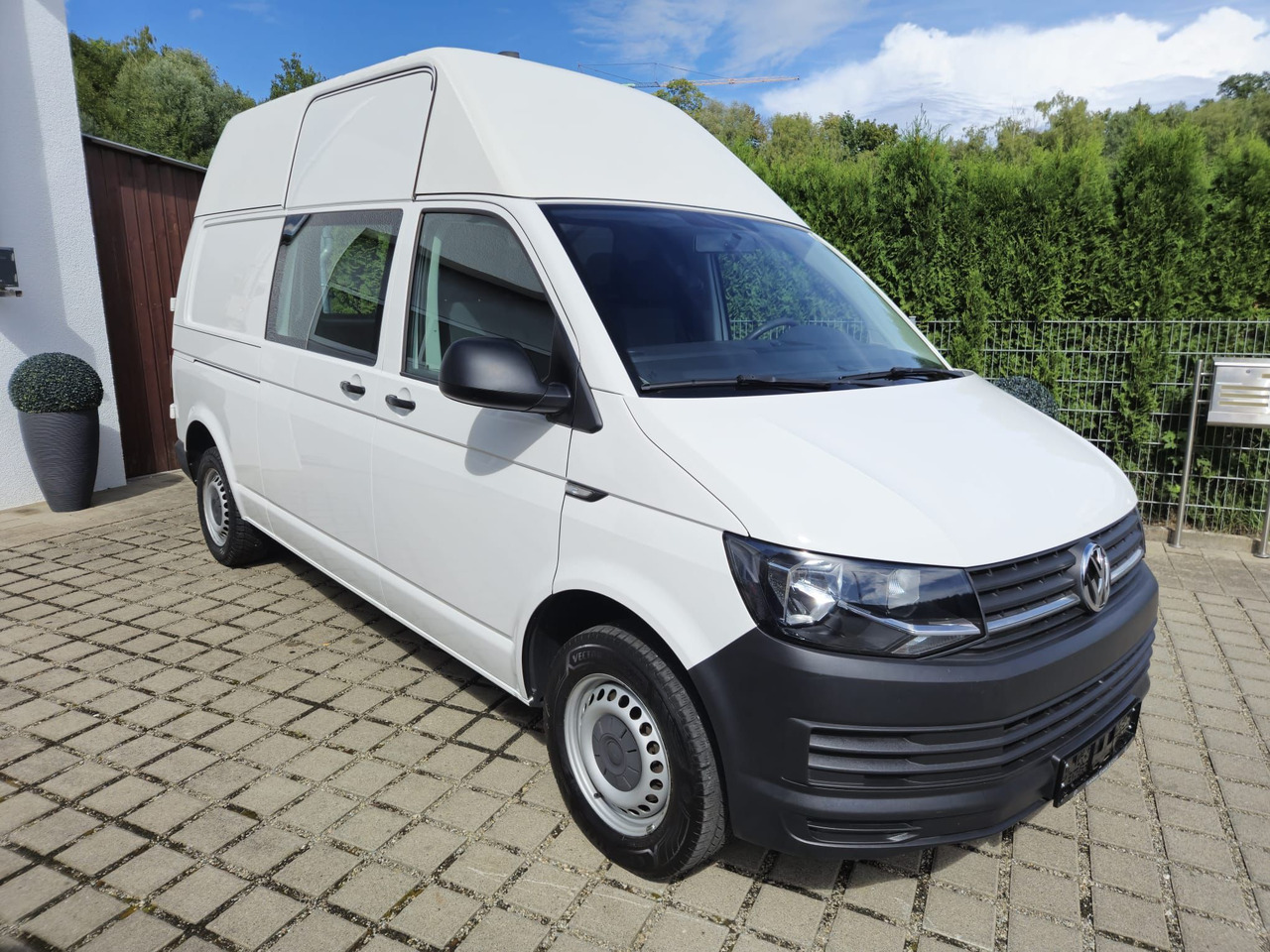Volkswagen T6 Transporter Benzin Hochdach LR Standheizung - Malá dodávka: obrázok 2 Volkswagen T6 Transporter Benzin Hochdach LR Standheizung - Malá dodávka: obrázok 2