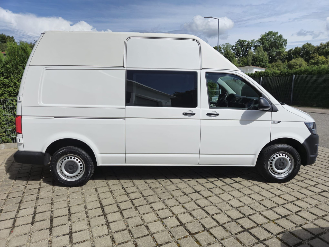 Volkswagen T6 Transporter Benzin Hochdach LR Standheizung - Malá dodávka: obrázok 3 Volkswagen T6 Transporter Benzin Hochdach LR Standheizung - Malá dodávka: obrázok 3