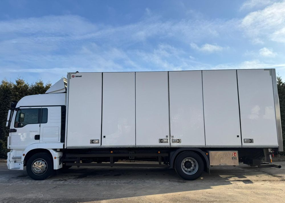 MAN MAN TGM 18.290/ IZOTERMA / OTWIERANY BOK/ /WINDA / 19 EUROPALET/ NISKI PRZEBIEG /SYPIALKA /ACC/EURO6 - Chladirenské nákladné vozidlo: obrázok 4 MAN MAN TGM 18.290/ IZOTERMA / OTWIERANY BOK/ /WINDA / 19 EUROPALET/ NISKI PRZEBIEG /SYPIALKA /ACC/EURO6 - Chladirenské nákladné vozidlo: obrázok 4