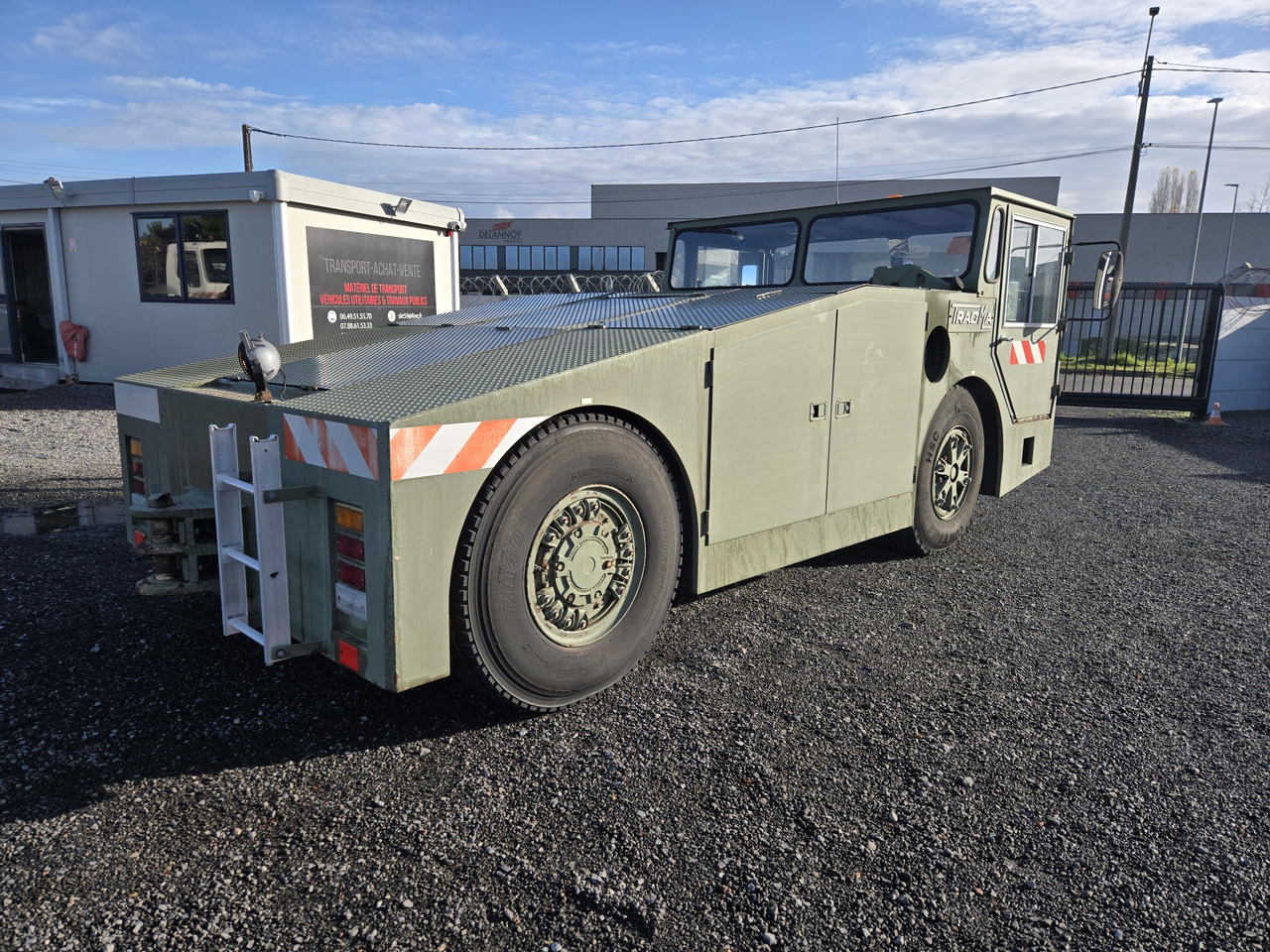 Tracma TD18000 - Ťahač lietadiel: obrázok 4 Tracma TD18000 - Ťahač lietadiel: obrázok 4