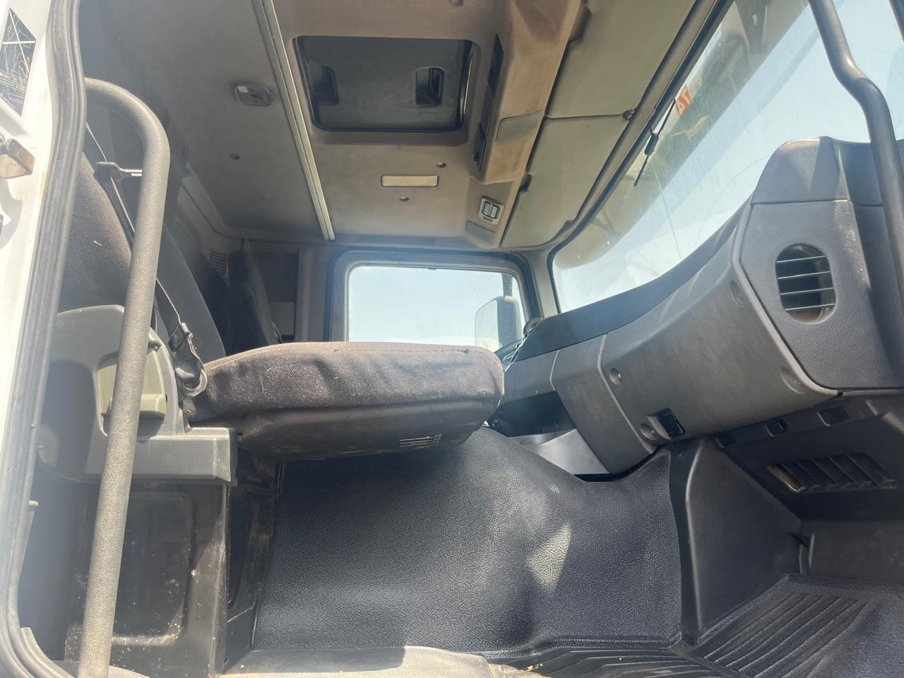 Leasing MERCEDES-BENZ Actros 3340 MERCEDES-BENZ Actros 3340: obrázok 17 Leasing MERCEDES-BENZ Actros 3340 MERCEDES-BENZ Actros 3340: obrázok 17