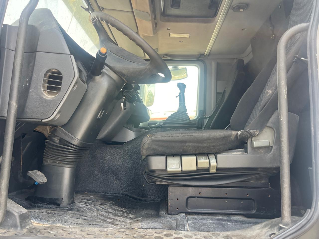 Leasing MERCEDES-BENZ Actros 3340 MERCEDES-BENZ Actros 3340: obrázok 8 Leasing MERCEDES-BENZ Actros 3340 MERCEDES-BENZ Actros 3340: obrázok 8