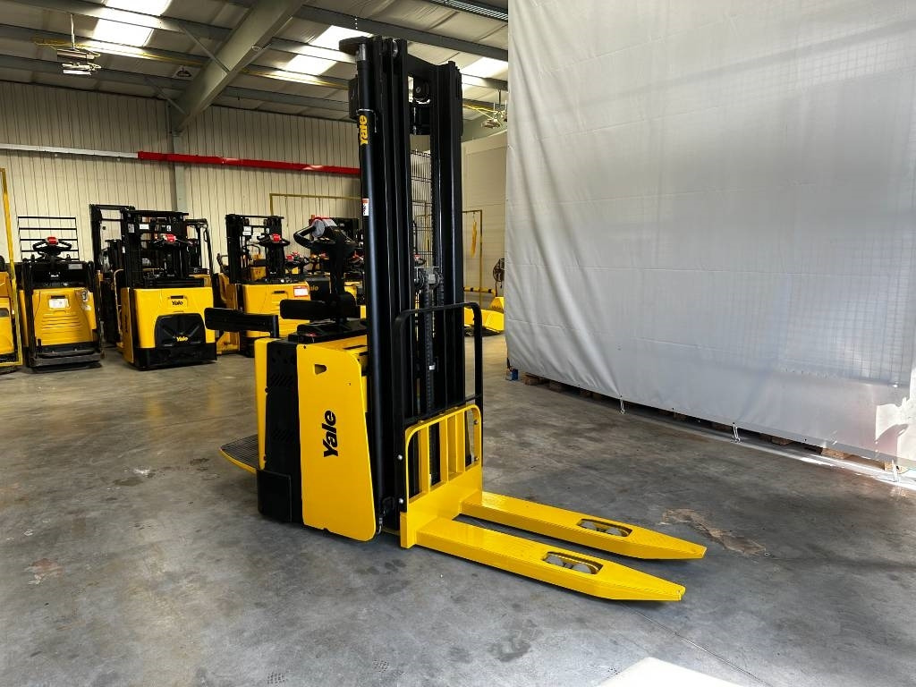 Yale MS12X - Elektrický vysokozdvižný vozík: obrázok 4 Yale MS12X - Elektrický vysokozdvižný vozík: obrázok 4