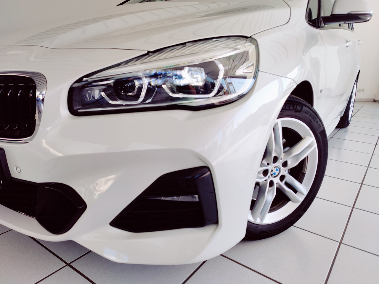 BMW 218 i Gran Tourer M Sport PDC RTTI Navi RüKam LED Apple Android DAB - Kombi: obrázok 2 BMW 218 i Gran Tourer M Sport PDC RTTI Navi RüKam LED Apple Android DAB - Kombi: obrázok 2