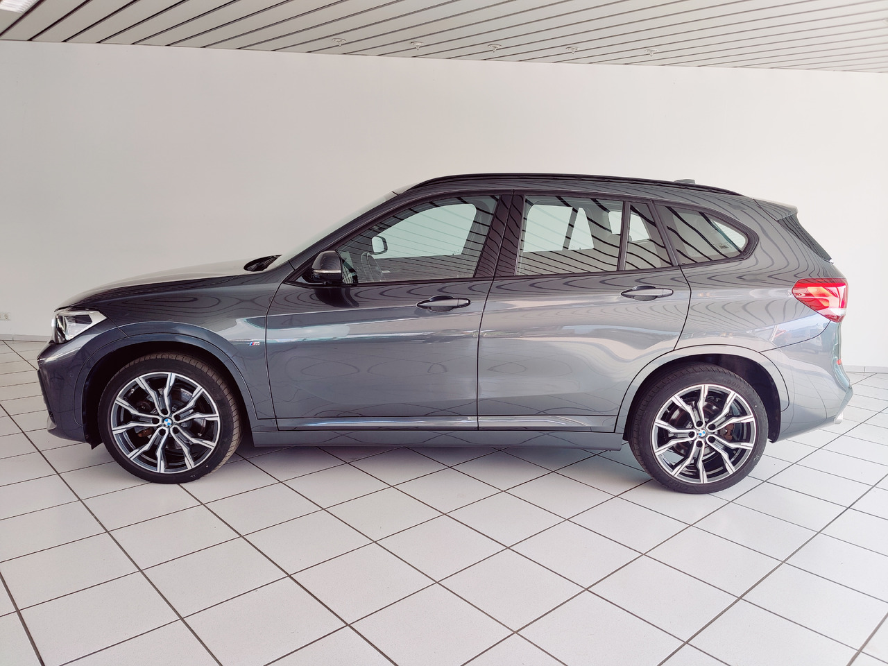 BMW X1 xDrive 20 d M Sport Navi Ambiente PDC SHZ Apple Android - SUV: obrázok 5 BMW X1 xDrive 20 d M Sport Navi Ambiente PDC SHZ Apple Android - SUV: obrázok 5
