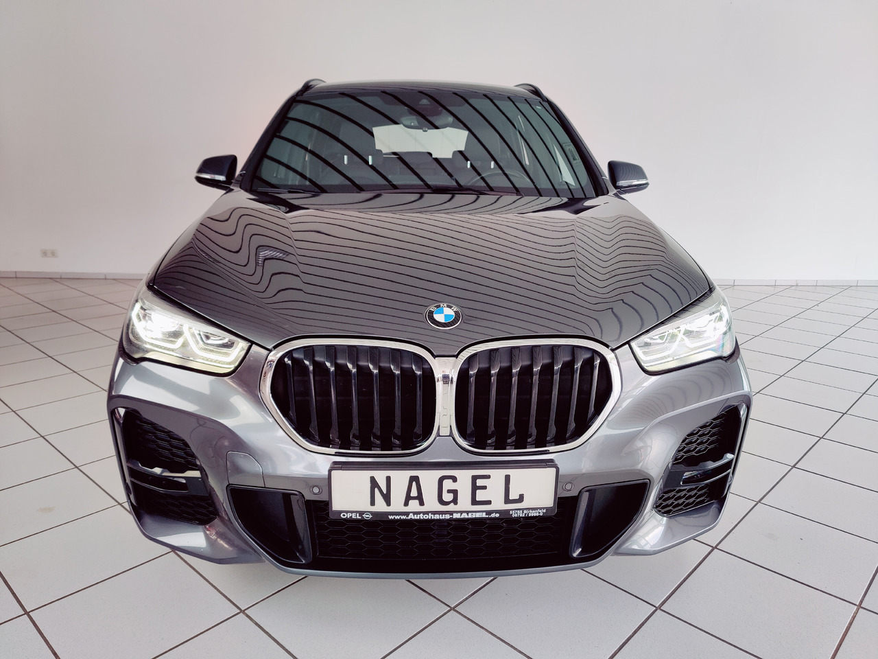 BMW X1 xDrive 20 d M Sport Navi Ambiente PDC SHZ Apple Android - SUV: obrázok 4 BMW X1 xDrive 20 d M Sport Navi Ambiente PDC SHZ Apple Android - SUV: obrázok 4