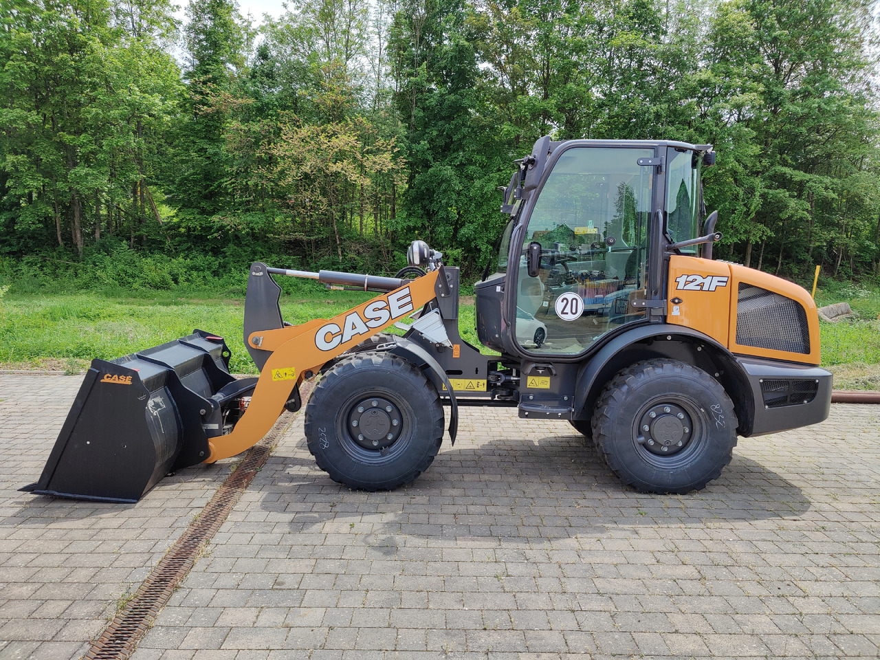 Case 121F STD ZB Radlader mit Schaufel ZB Kabine Klima HZG - Kolesový nakladač: obrázok 3 Case 121F STD ZB Radlader mit Schaufel ZB Kabine Klima HZG - Kolesový nakladač: obrázok 3