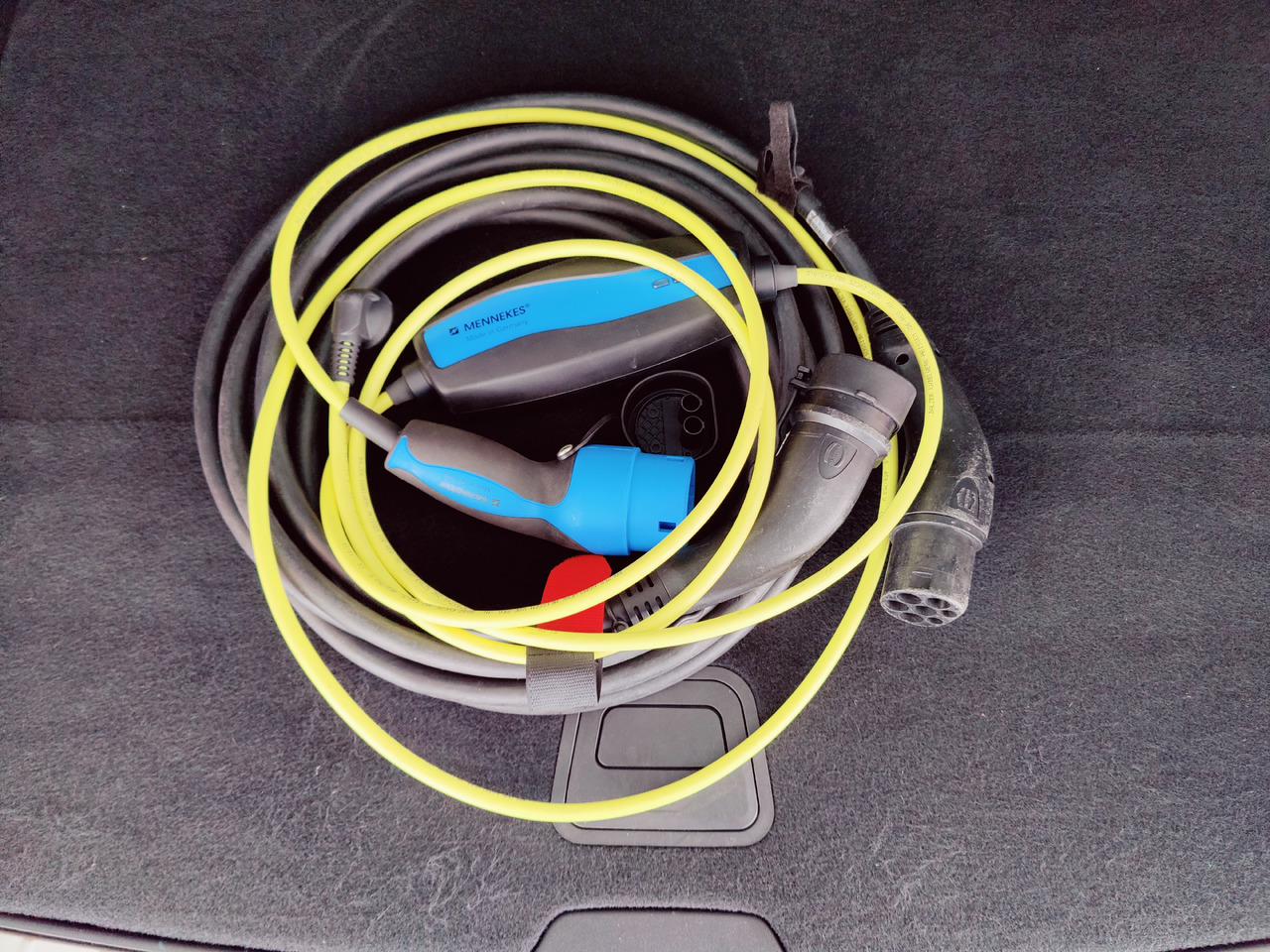 SUV Volvo XC60 t8 twin engine Momentum Plug-In Hybrid AWD AHK Leder Navi: obrázok 14 SUV Volvo XC60 t8 twin engine Momentum Plug-In Hybrid AWD AHK Leder Navi: obrázok 14