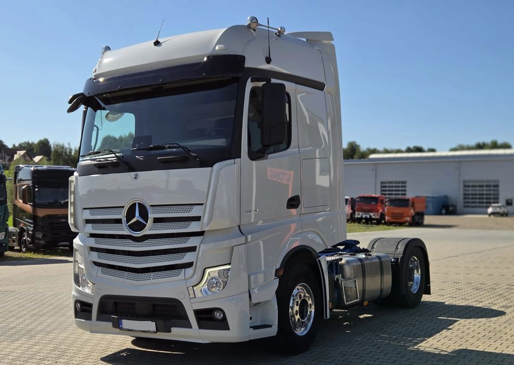 Mercedes-Benz ACTROS 1848 - Ťahač: obrázok 2 Mercedes-Benz ACTROS 1848 - Ťahač: obrázok 2
