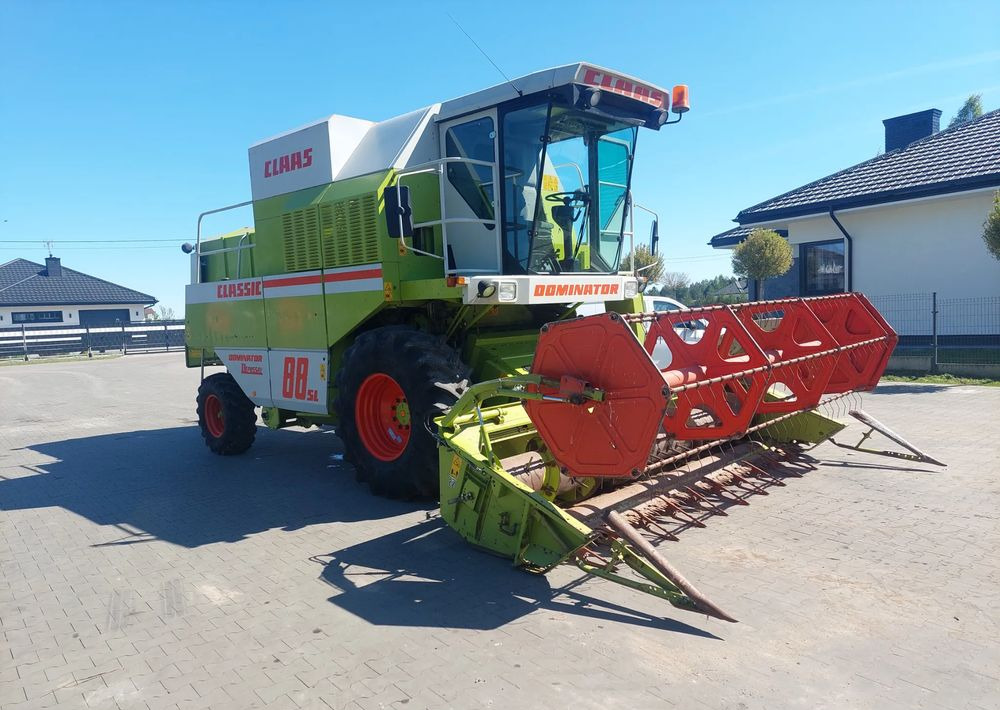 Claas Dominator 88SL - Obilný kombajn: obrázok 2 Claas Dominator 88SL - Obilný kombajn: obrázok 2
