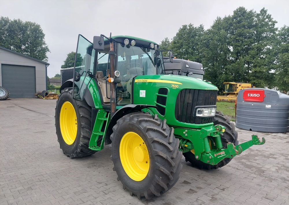 John Deere 7530 - Traktor: obrázok 2 John Deere 7530 - Traktor: obrázok 2