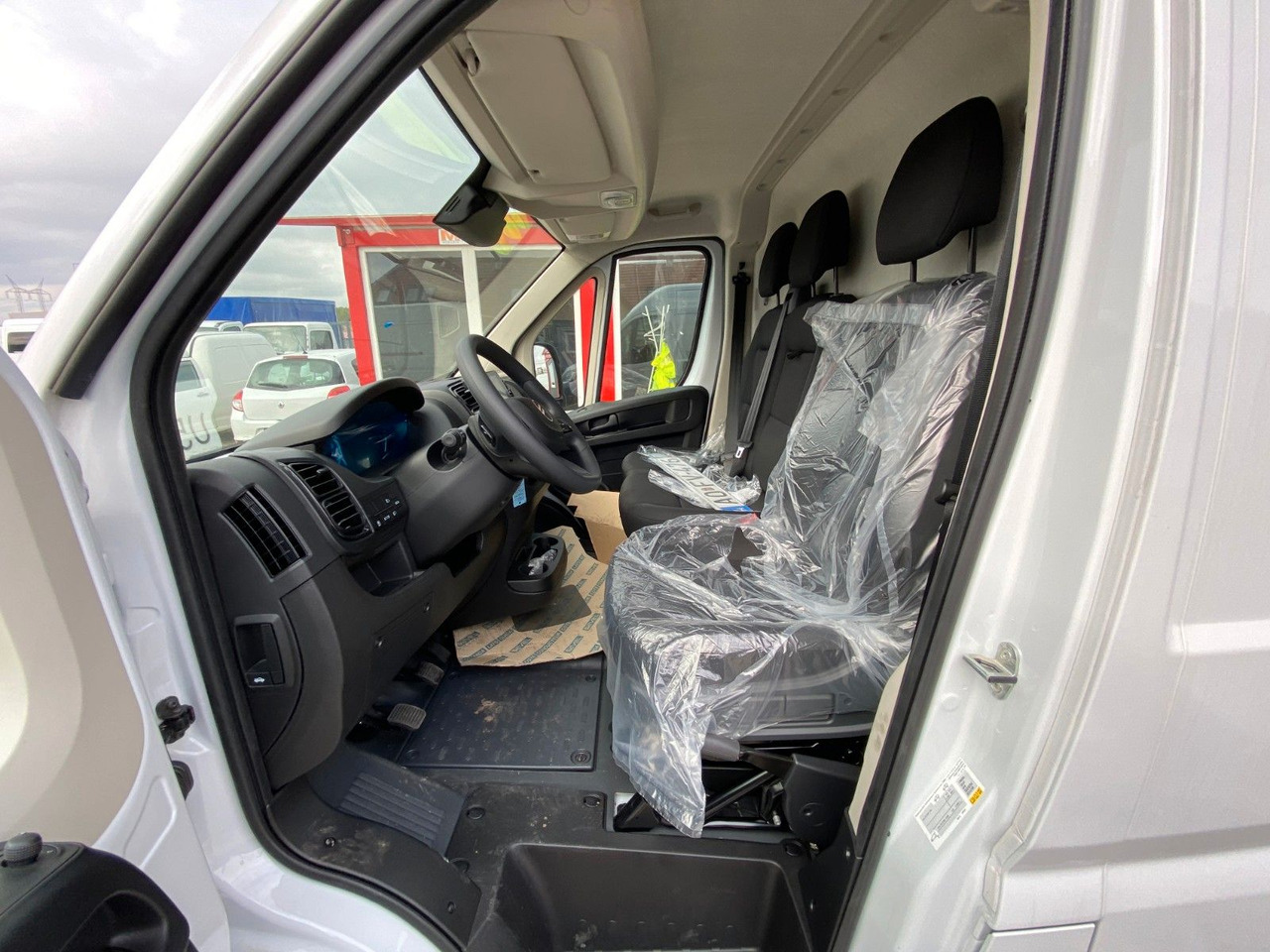 Furgon Citroën Jumper Kasten Hochraum 35 L4H2 Heavy BlueHDi 180: obrázok 14 Furgon Citroën Jumper Kasten Hochraum 35 L4H2 Heavy BlueHDi 180: obrázok 14