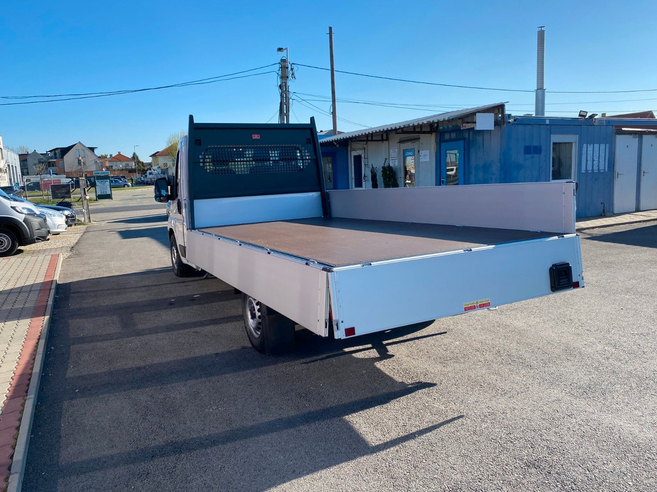 Fiat DUCATO XLWB MAXI PRITSCHE - Dodávka valník: obrázok 4 Fiat DUCATO XLWB MAXI PRITSCHE - Dodávka valník: obrázok 4